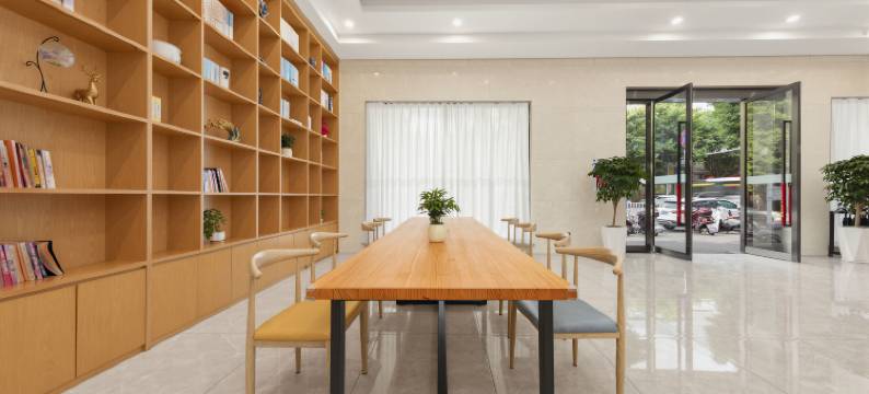 格莱美宿酒店(赣县区汽车站七鲤古镇店)图片