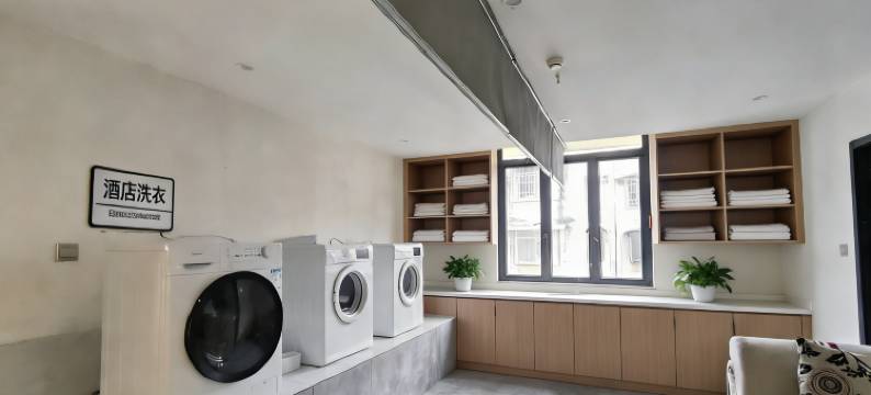 星梦轻居民宿(广汉夜市百伦广场店)图片