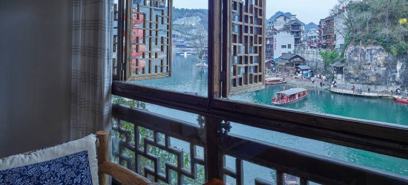 吊脚楼丨江景阳台丨茶峒摄影民宿(边城景区店)图片