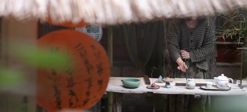 静隅花间•与诗同眠图片