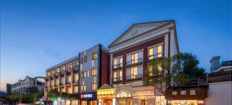 柏曼酒店(上海虹桥龙溪路地铁站店)图片