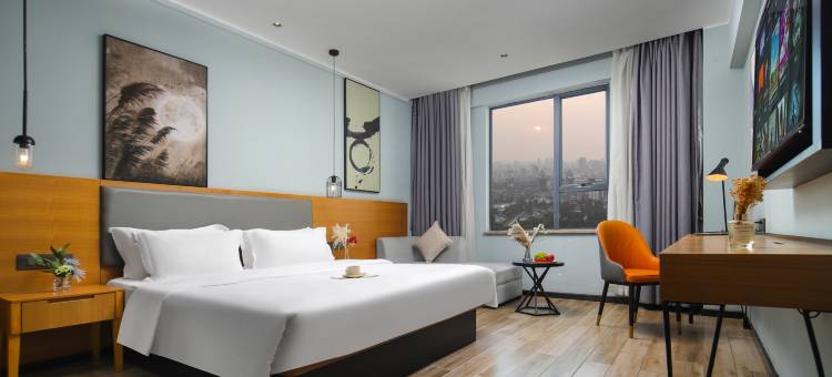 明月湖酒店(广西大学动物园地铁站店)图片