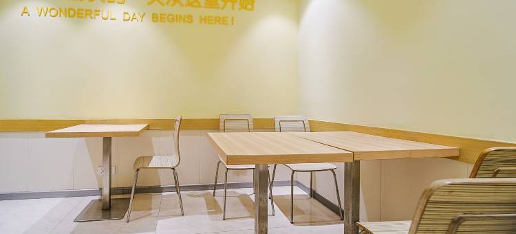 雲隐·拾光酒店(重庆铜梁解放路步行街店)图片