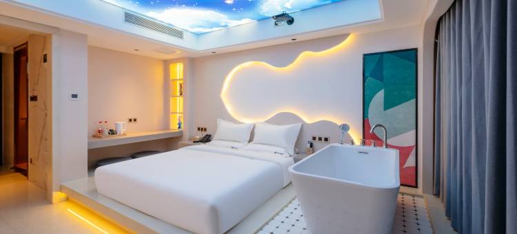 云朵酒店(顺城万达广场店)图片