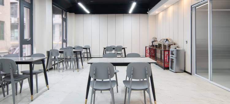 越居酒店(西安高陵车城花园店)图片