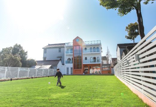 Mr. Gao and Miss Feng's Original B&B Hotel Overview