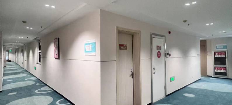 慕颜轻居酒店(日照芒果时代广场大润发店)图片