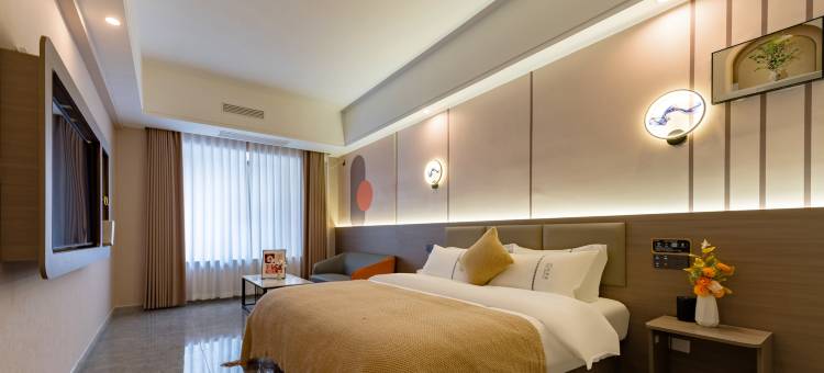 璟虹酒店(绿地城际空间站泰安高铁站店)图片