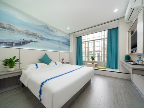 穿越时尚酒店(柳州雒容人民广场店)