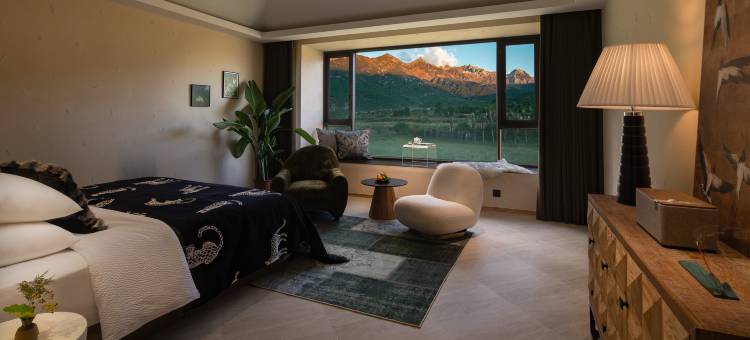 岚岫·日照金山民宿(玉龙雪山店)图片