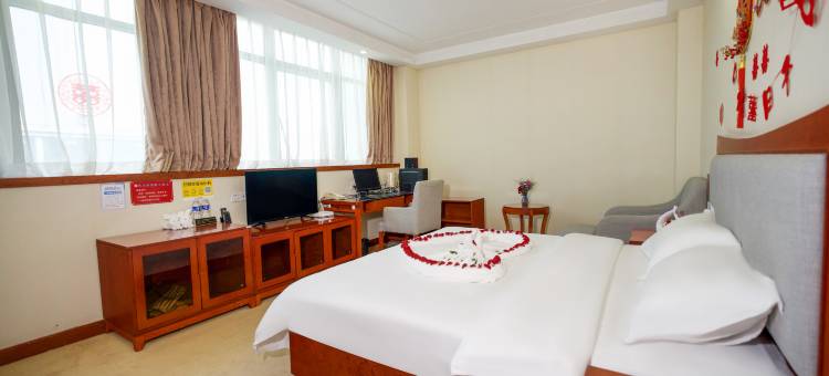 凤台拉菲假日酒店图片