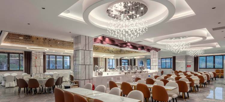 贵州文旅嘉怡·泳池国际度假酒店(凯里店)图片