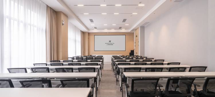 成都上恒丽呈酒店(郫都区望丛祠地铁站店)图片