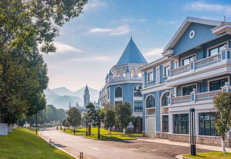 Maison New Century Resort Nanshan Jinhua Over view