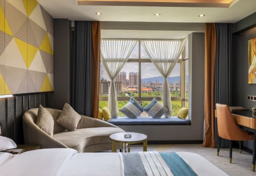 Ruili Shangjing lnternational  HotelHotel Overview