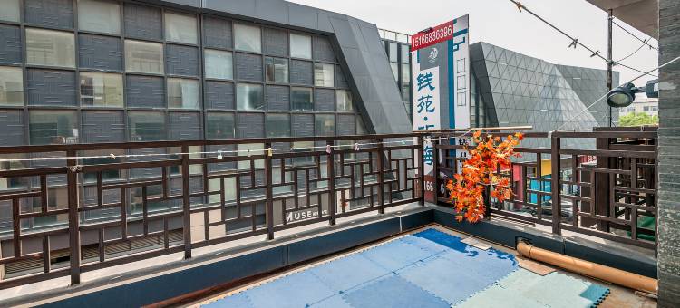 蓬莱钱苑听海民宿(蓬莱阁宝龙广场店)图片