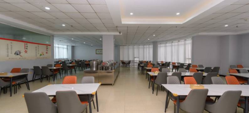昆明春辰大酒店(昆明火车站万象城店)图片