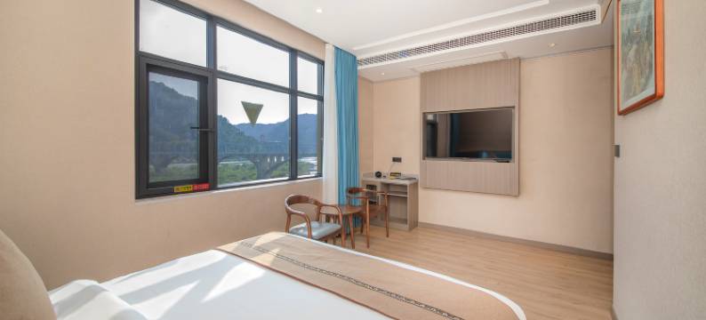 启航酒店(石泉古街店)图片