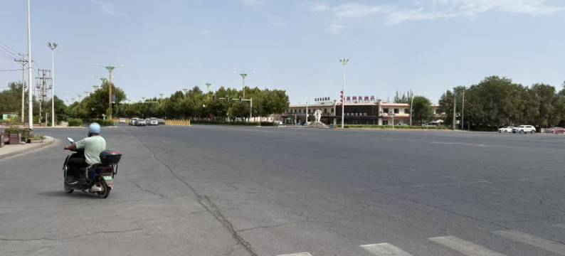 吐鲁番亚鑫宾馆图片