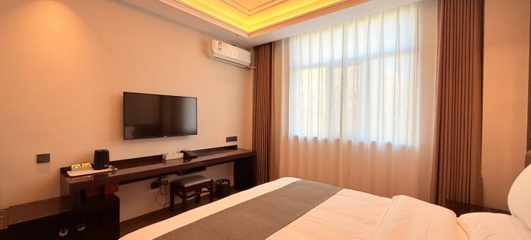 丝路轻居酒店(民勤店)图片