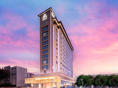 梅州市中心柏丽广场亚朵酒店