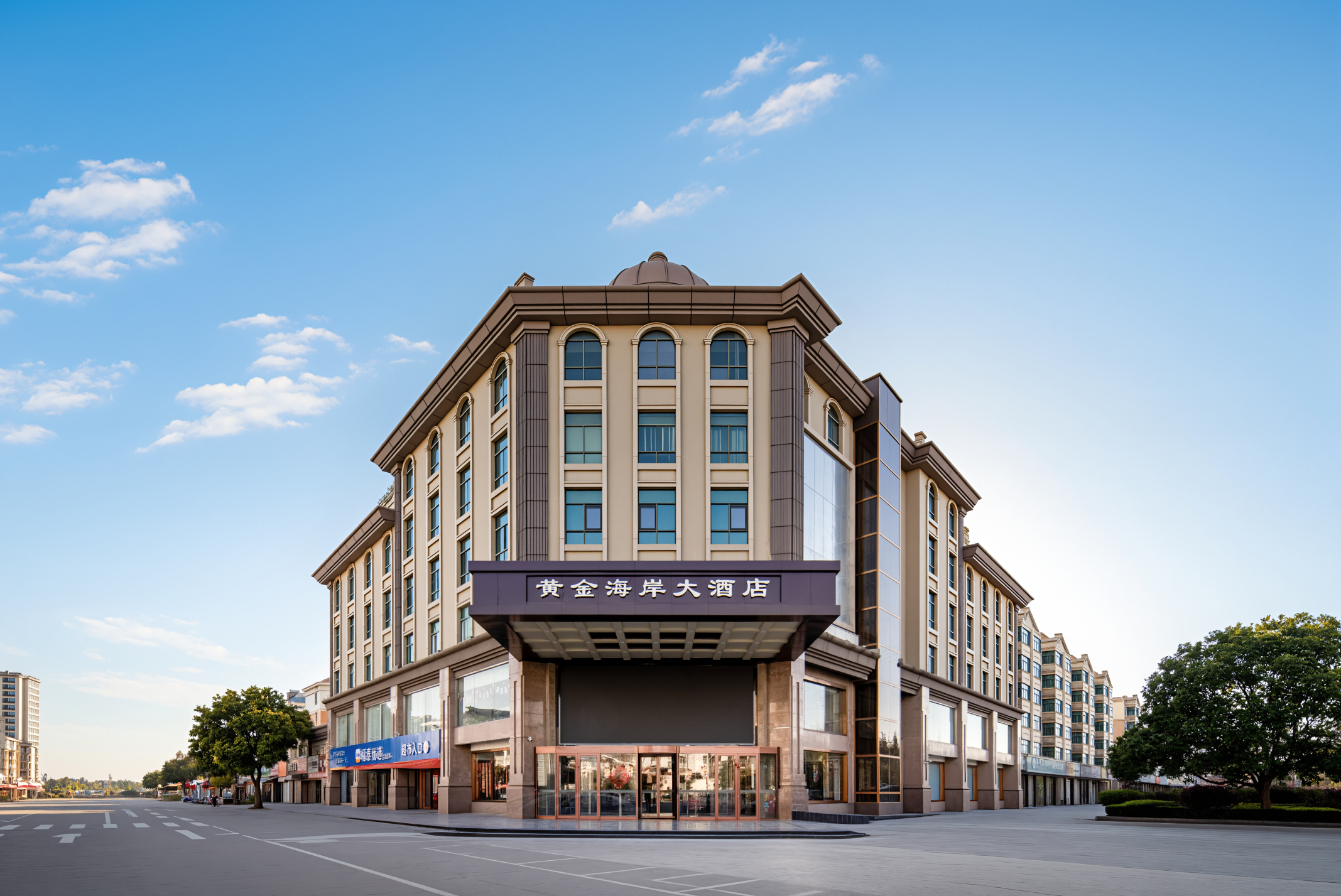 Gold Coast HotelOver view