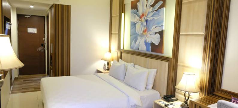 蓝宝石天空酒店及会议(Sapphire Sky Hotel & Conference)图片