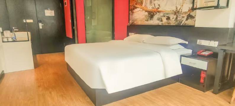 月亮半岛艺术酒店(合江门第一人民医院店)图片