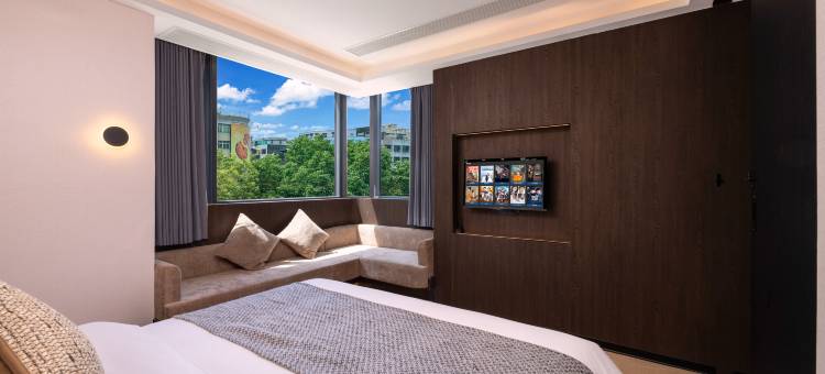 熹临设计师酒店(汕尾二马路店)图片