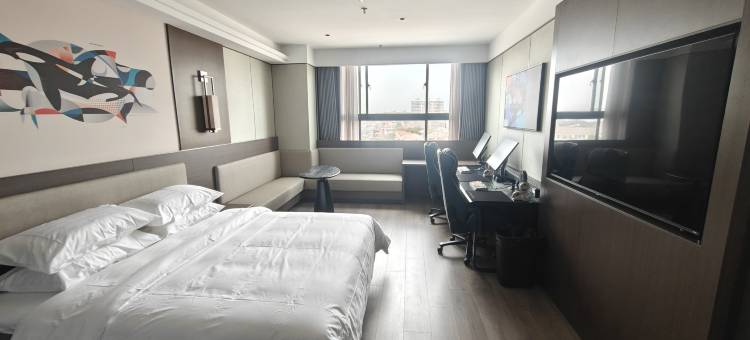 网鱼电竞民宿(江阴临巷新城南理工店)图片