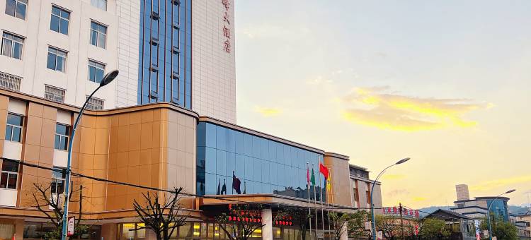 罗平汇峰大酒店图片