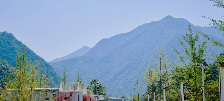 留坝露野房车露营地图片