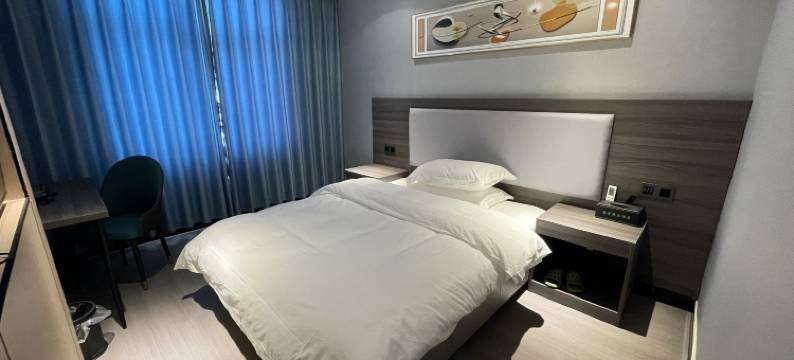 慕馨商务酒店(赣州娱乐城店)图片