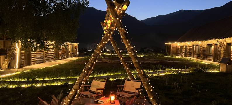 禾木赞觉·观山居图片