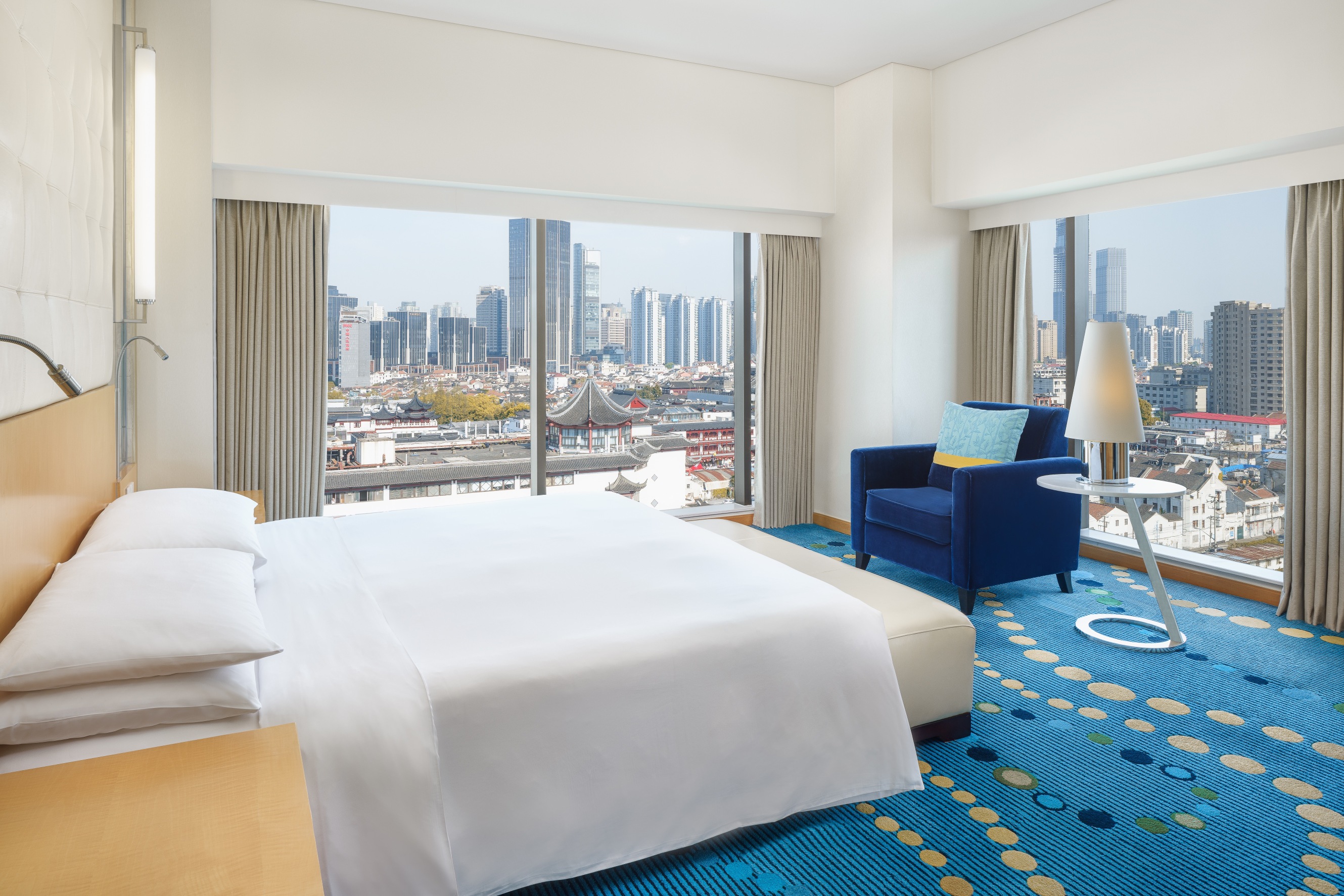 Renaissance Shanghai Yu Garden Hotel on the BundOver view