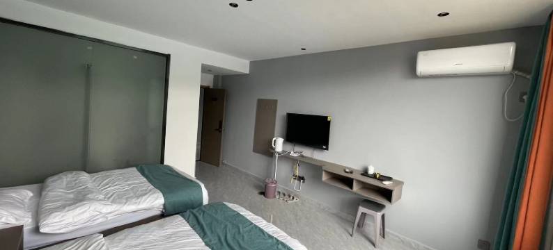 牛草山康庄人家图片