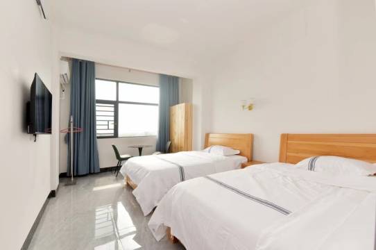 东兴鹏祥民宿(万尾金滩店)