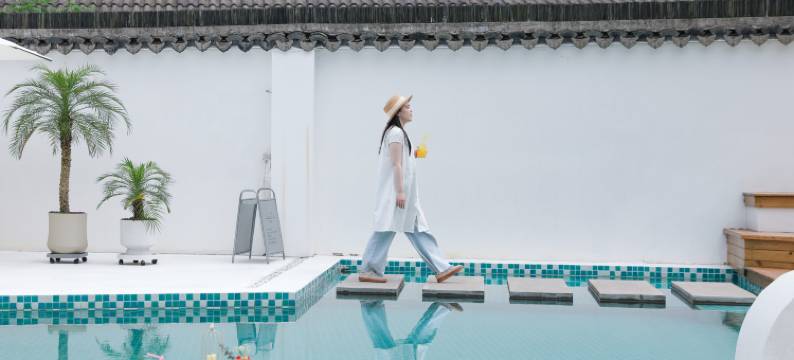 简隐·JIANYIN泳池亲子度假民宿(湖州长颈鹿庄园店)图片