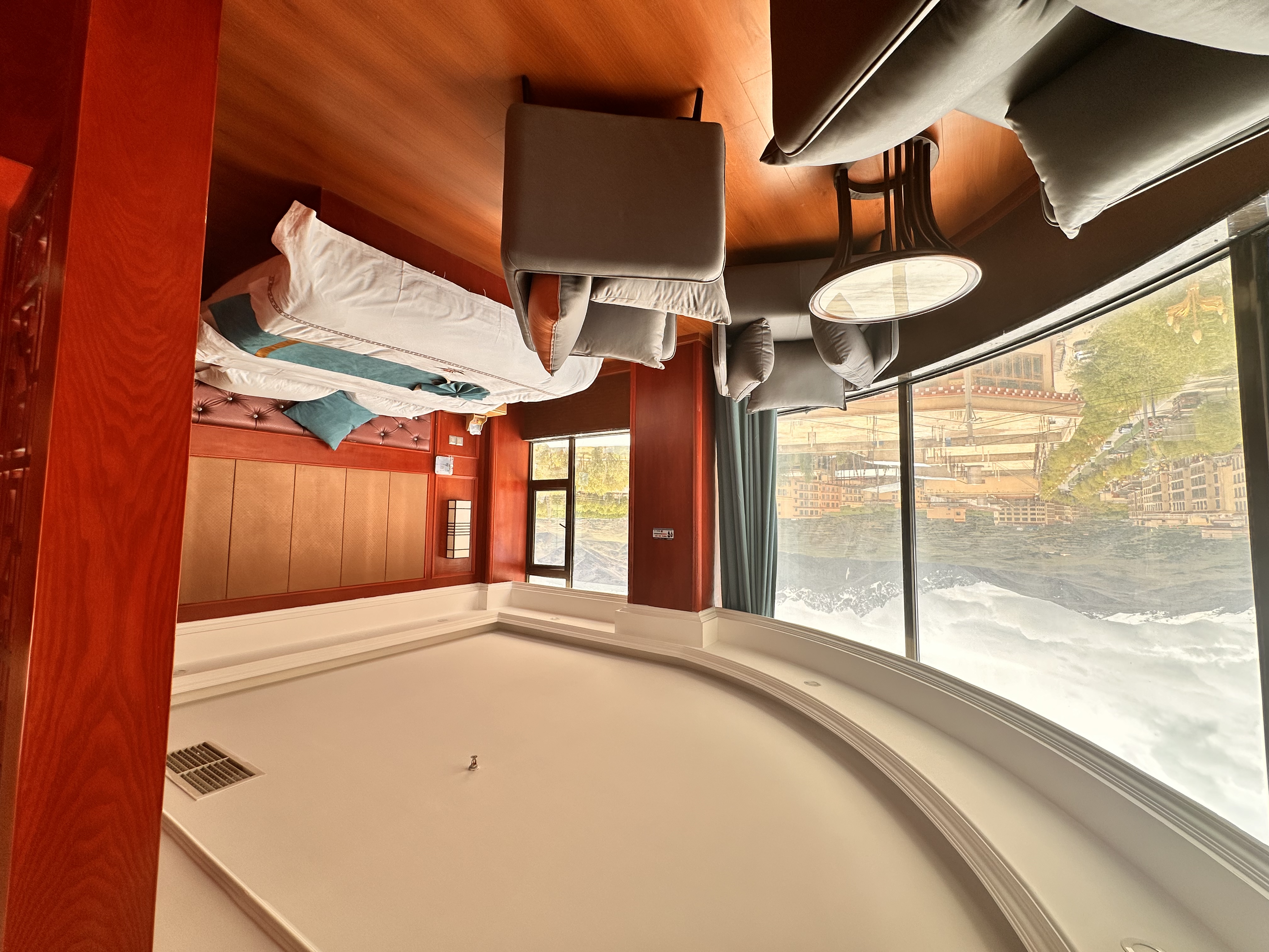 Xueri Nida Shentang Hot Spring Hotel Over view