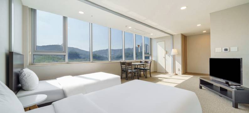 龙仁特里尼城市套房酒店(The Triny Urban Suites)图片