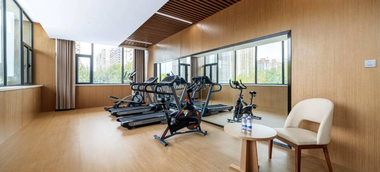 龙泽惠理国际酒店(奎屯金泰广场店)图片