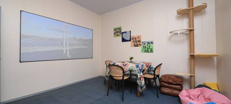 花猫青年旅舍(开封清明上河园宋都皇城旅游度假区店)图片