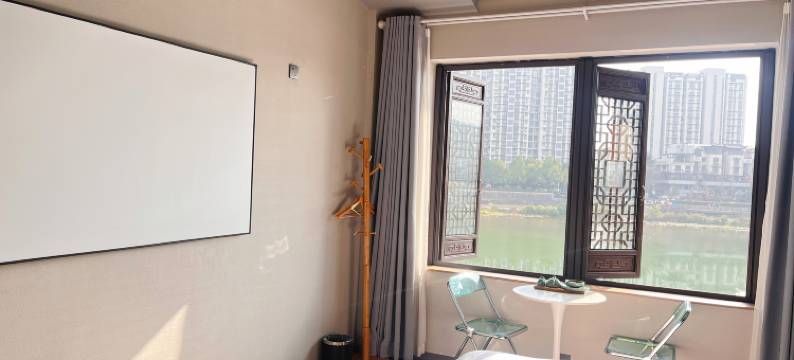 龙泉苏幕遮江景民宿(三江口店)图片