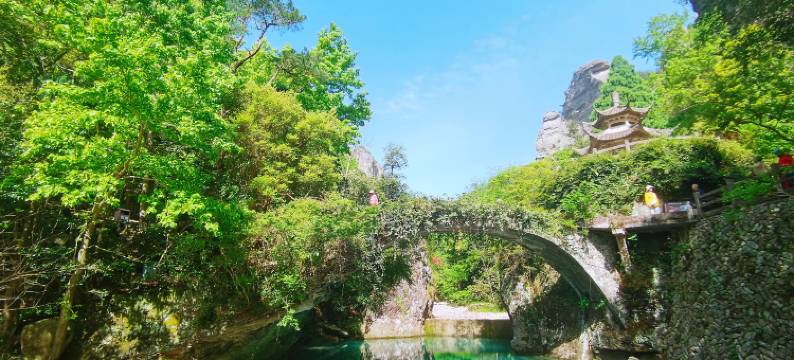 乐清雁荡灵溪楼客栈(灵峰景区店)图片
