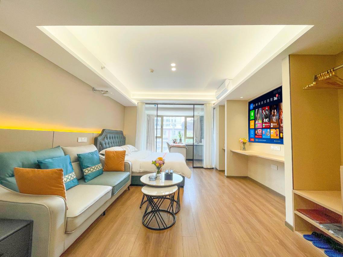 枫叶民宿(大雁塔雁翔路北口地铁站店)