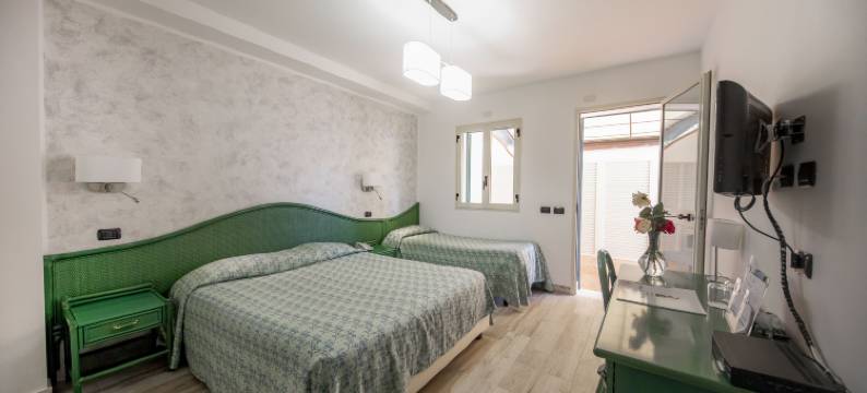 HOTIDAY 房间精选 - 切法卢马扎福尔诺(Hotiday Cefalu Mazzaforno)图片