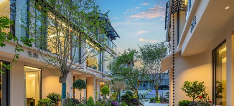 和春住花园别墅酒店(恩施女儿城店)图片