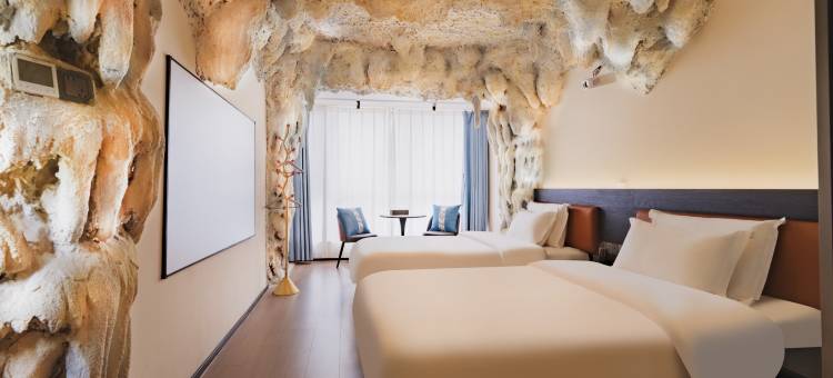 南京芸嘉艺术酒店(新街口上海路地铁站店)图片