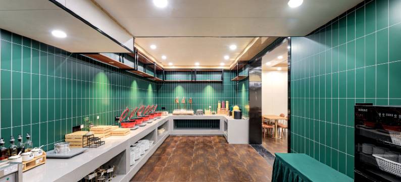 喆·啡酒店(西双版纳景洪泼水广场江边夜市店)图片