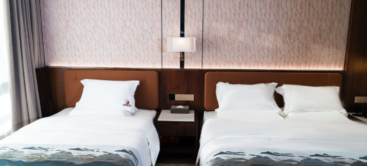 朱鹮度假酒店(华阳景区店)图片